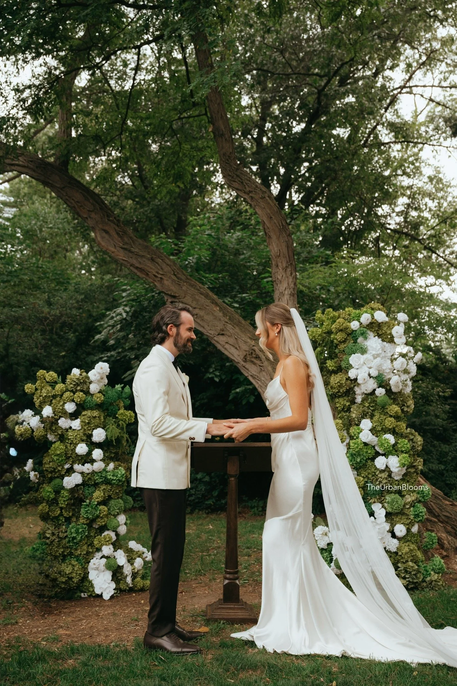 Faux hydrangeas pillars