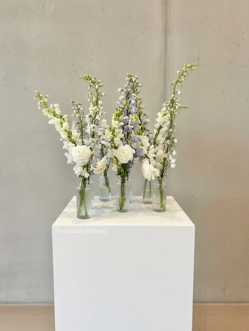 Blooming wedding package reception florals by The Urban Blooms